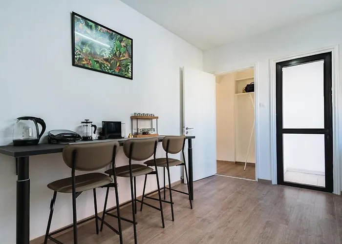 Centre Modern Boho Apartment